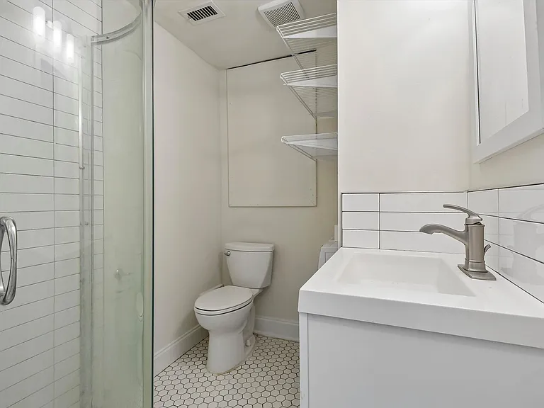 334-38 Lombard St #215A — Photo 12
