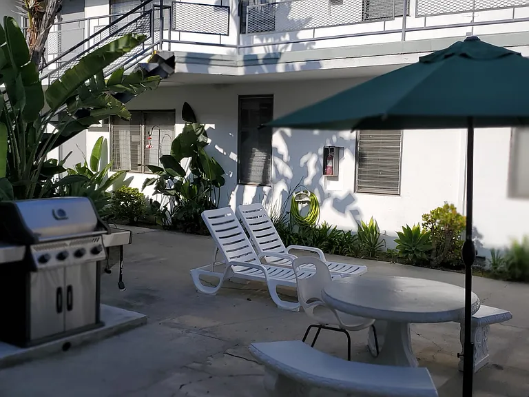 11124 Camarillo St #9 — Photo 17