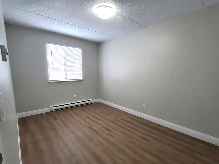 275 Albert St E — Photo 10