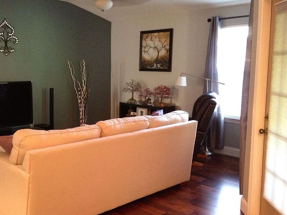 2nd image of 409 Summit Ridge Pl APT 307