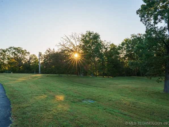 25650 E 46th St S, Broken Arrow, OK 74014