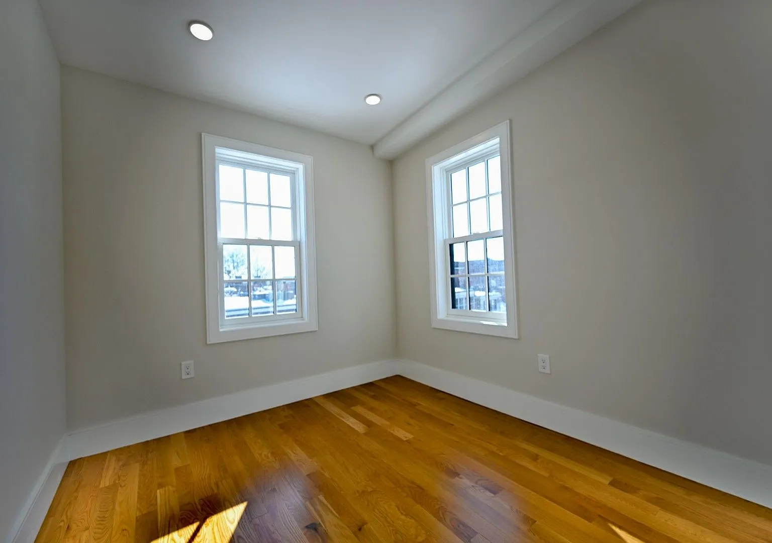 Brand New Penthouse in Bay Village, Central Heat/AC, In-Unit Washer and Dryer, Private Roof Deck — Photo 4