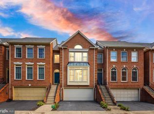 126 Mendon Ln SW, Vienna, VA 22180