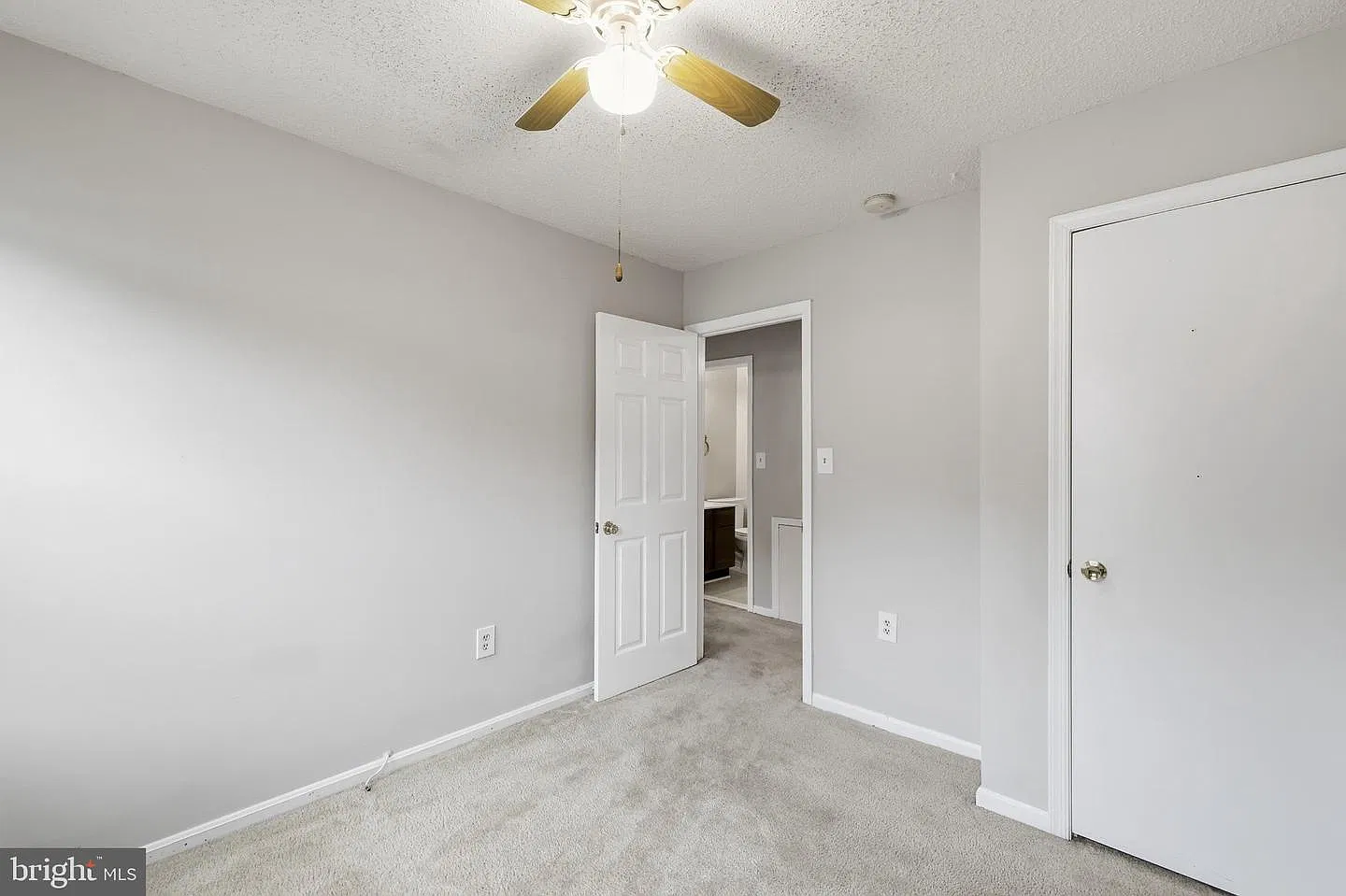3 bed, 1445 sqft, $2,500 — Photo 3