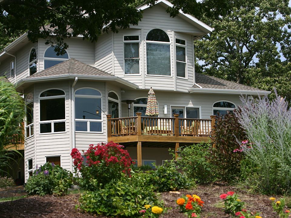 1st image of 8 Barra Ln