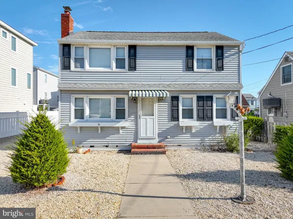 9 W Sailboat Ln, Brant Beach, NJ 08008