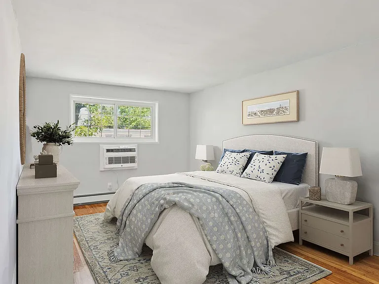 Eagle Rock Apartments at Carle Place — Photo 8
