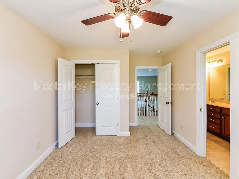 906 Keaton Ridge Ct — Photo 29