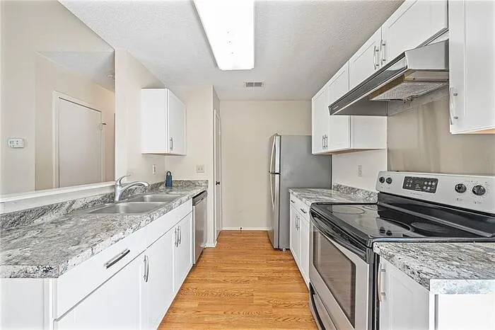 1015 E Yager Ln #84 — Photo 5