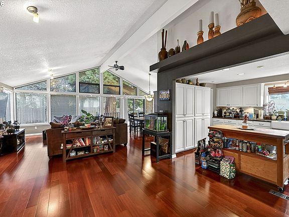 5th image of 2445 Debok Rd