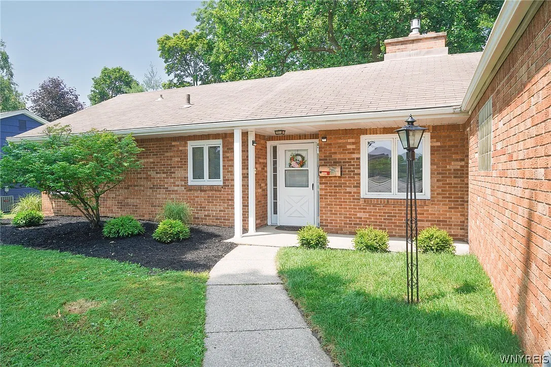 4 bed, 2.0 bath, 1536 sqft, $2,700 — Photo 2