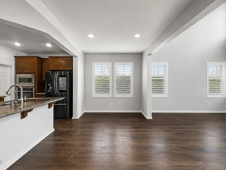 197 Pelican Pointe Ct — Photo 8