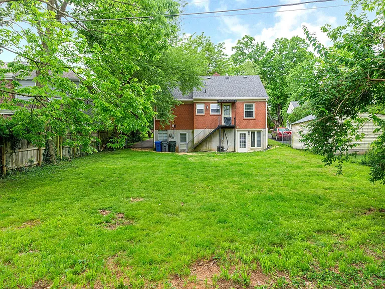 657 Montclair Dr — Photo 25