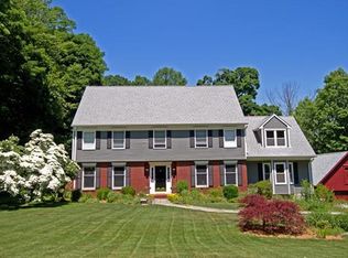 15 Taporneck Ct, Ridgefield, CT 06877