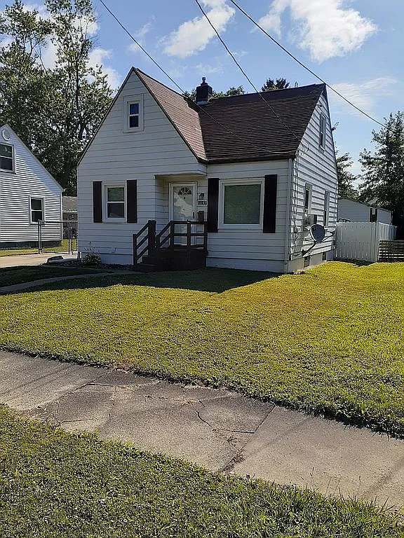 1147 Rogers Ave SE photo 1