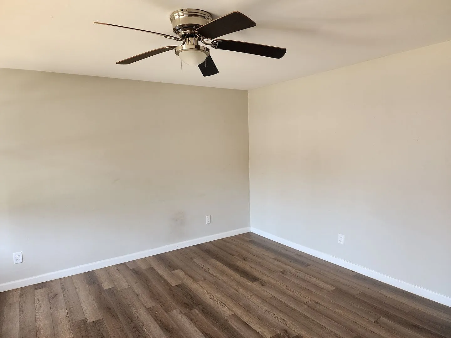 Old 52 Apartments — Photo 4
