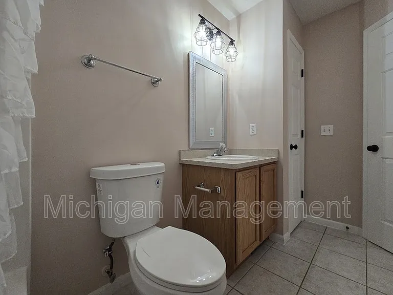 684 Glenlivet St — Photo 25