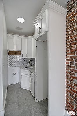 5th image of 511 Van Buren St #4FF
