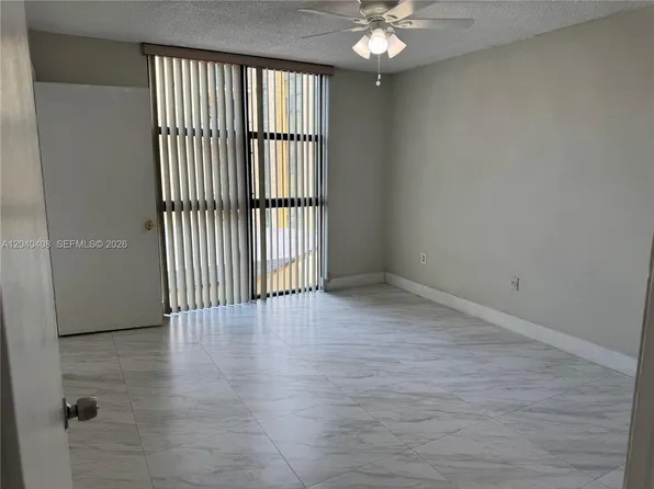 11800 SW 18th St #3224, Miami, FL 33175