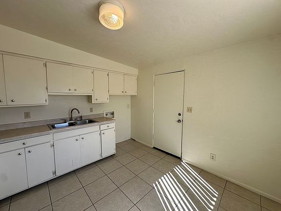 5th image of 2814 N Fontana Ave Units A & B