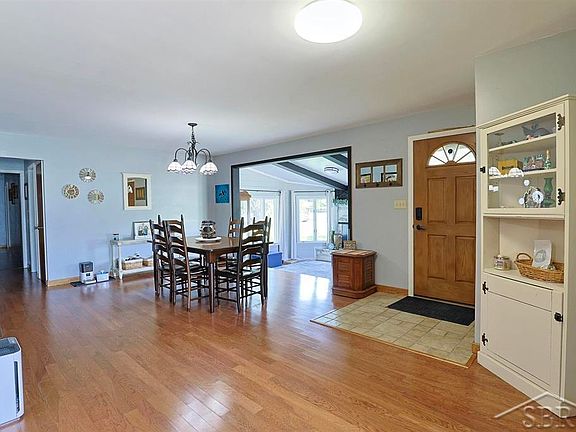 3rd image of 4811 Edgewood Ct
