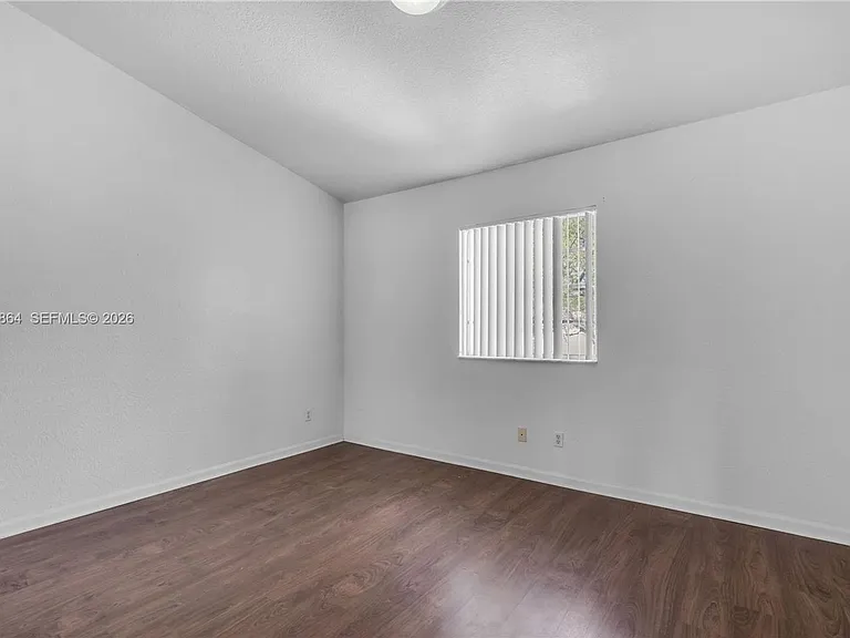 2400 SW 87th Way — Photo 11