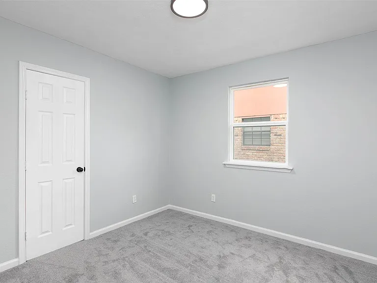 3205 Stallings Dr — Photo 11