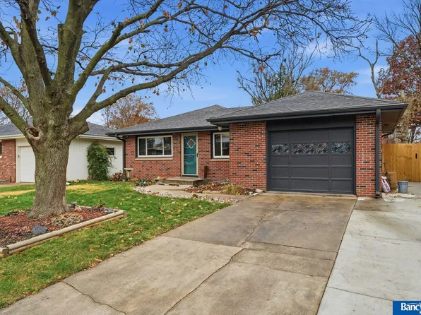 5445 Linden St, Lincoln, NE 68516