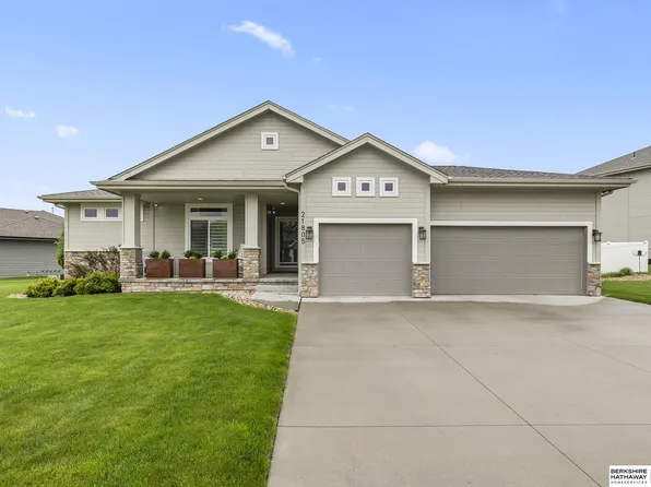 21805 H St, Elkhorn, NE 68022