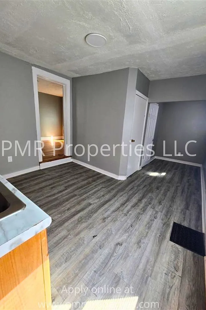 806 S. 7th Street — Photo 3