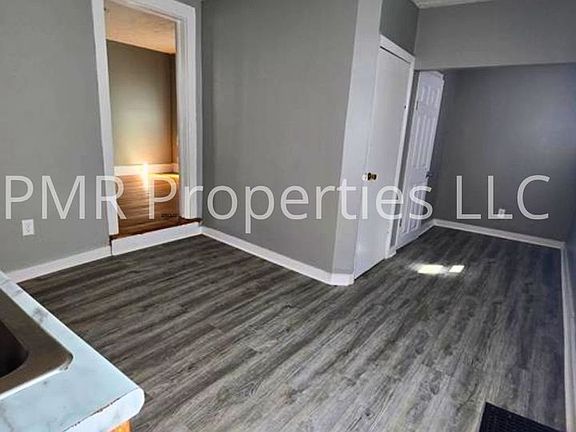 3rd image of 806 S 7th St