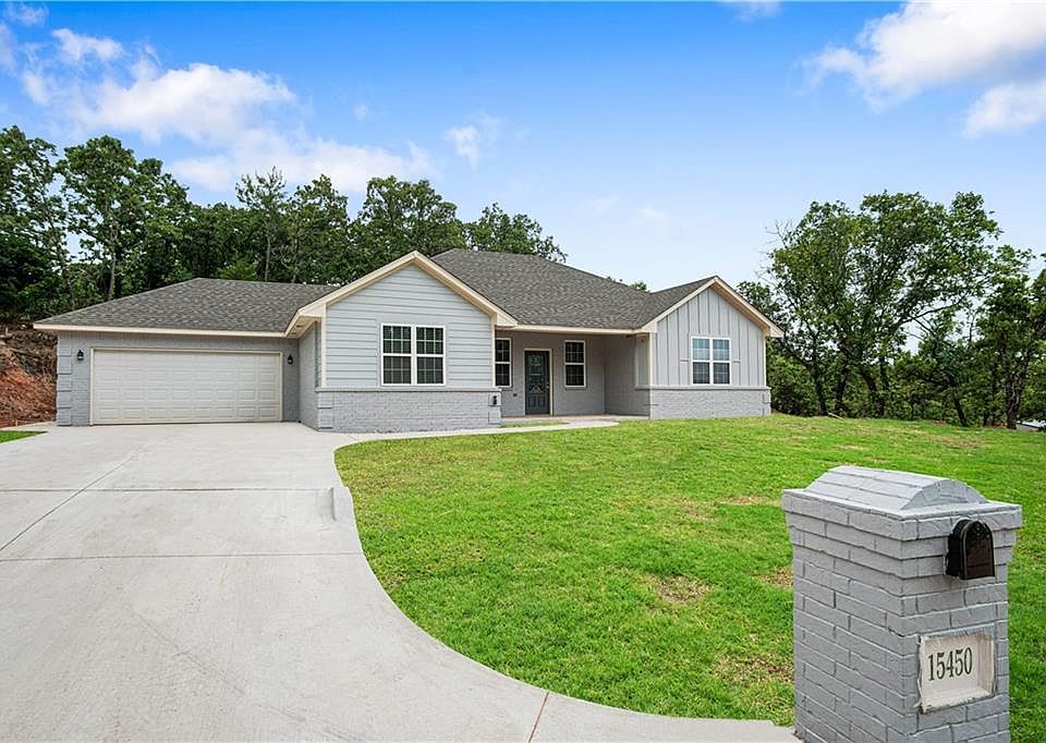 1st image of 15450 Acorn Cir