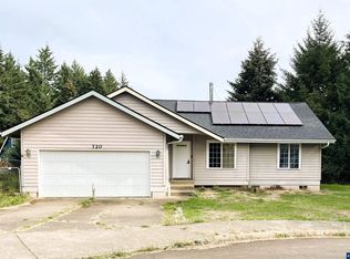 720 SW Pioneer Ct, Willamina, OR 97396