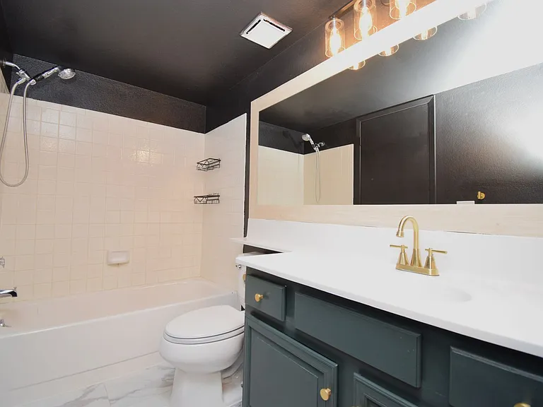 6852 S Countrywoods Cir #B5 — Photo 16