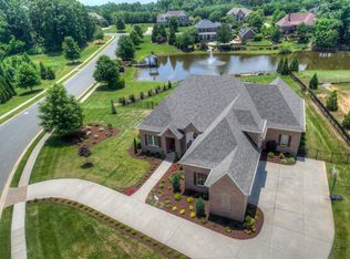 2008 Princesa Dr, Matthews, NC 28104