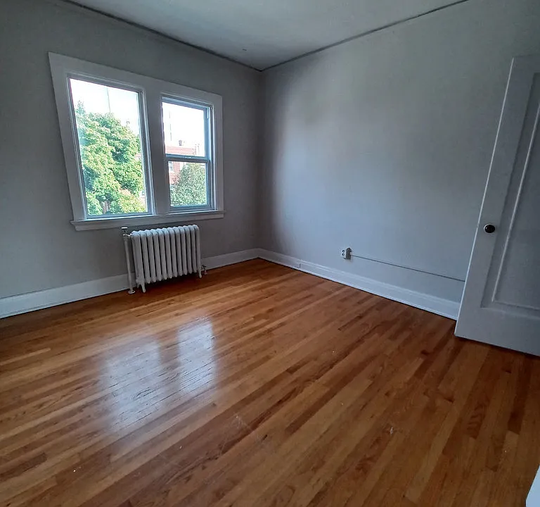 686 Argyle Rd #4A