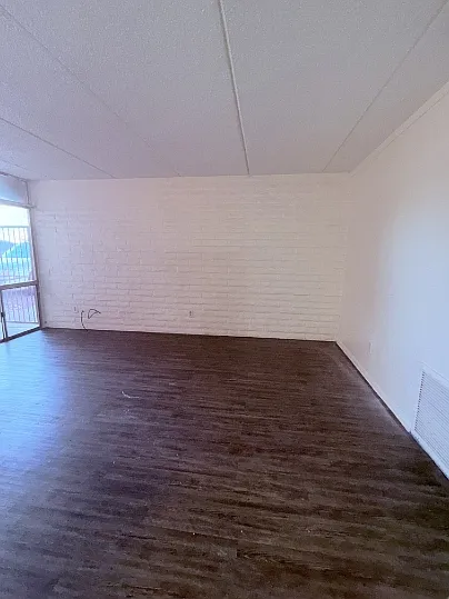 BROADWAY APARTMENTS — Photo 67