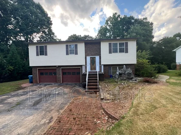 1784 Ashley St, Newton, NC 28658