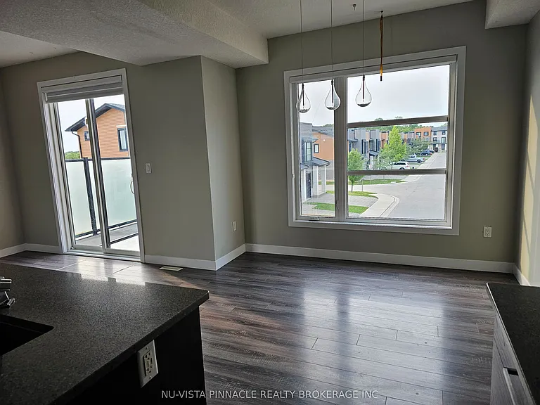 929 Sarnia Rd — Photo 12