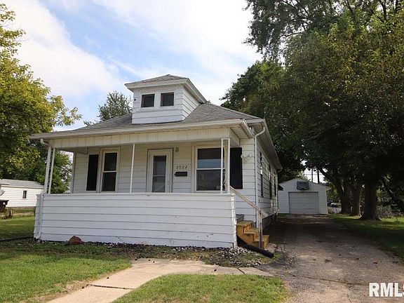 2nd image of 2922 N Avalon Pl