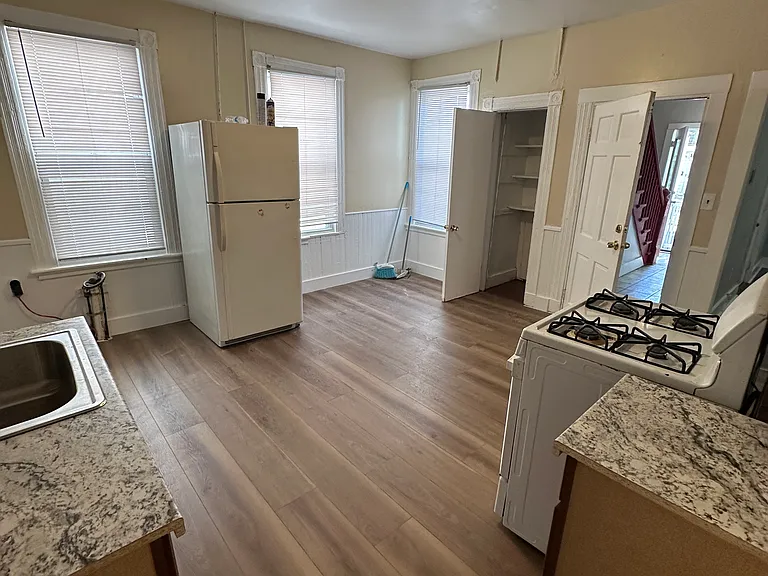 19 Elliott St #2 — Photo 4