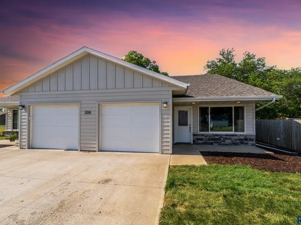208 W 4th St #A & B, Worthing, SD 57077
