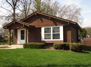 1018 E Capitol Dr, Hartland, WI 53029