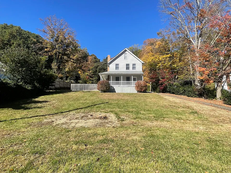 685 River Rd