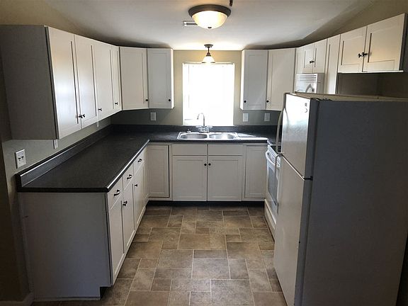 3rd image of 1415 W 16th St