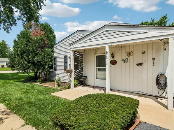 103 Daniel Ct Unit A, Bartlett, IL 60103