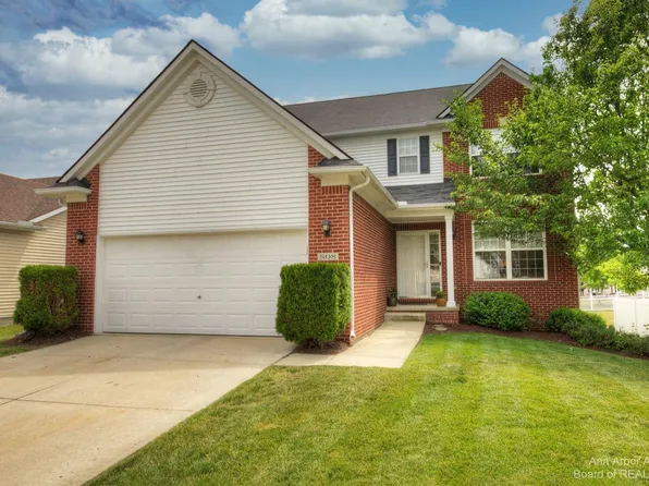 808 Falcon Dr, Dundee, MI 48131