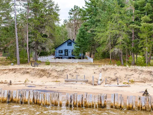 21705 Pine Beach Dr, Skanee, MI 49962