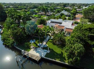 5645 America Dr, Sarasota, FL 34231