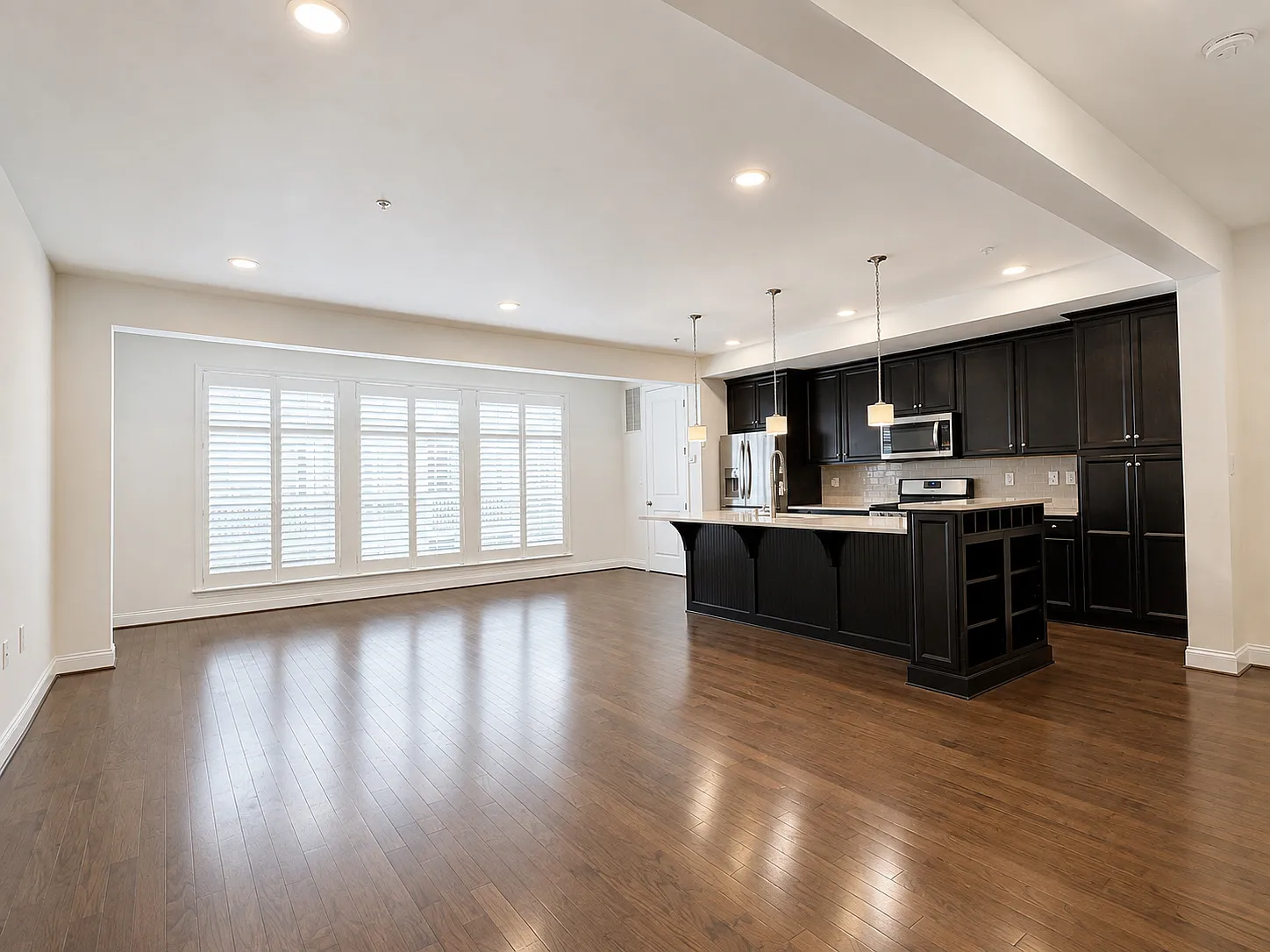 2 bed, 2.5 bath, 2084 sqft, $2,495 — Photo 3
